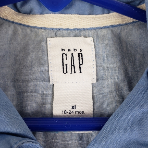 Baby Gap button down shirt - Picture 2 of 3